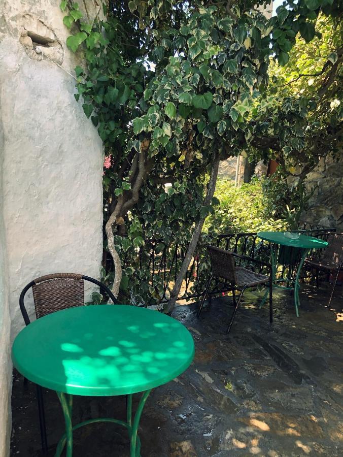 Yard Apartman Asztiráki Kültér fotó